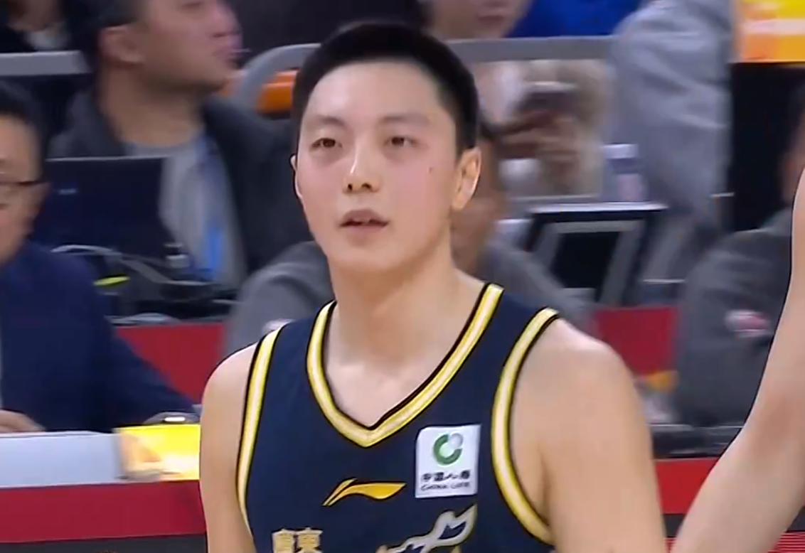 五星体育直播-广东86-99山东!球员评分:2人满分,1人良好,5人不合格
